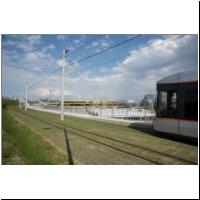 2016-04-13 -3- Plus City Bodengitter im Rasengleis.jpg